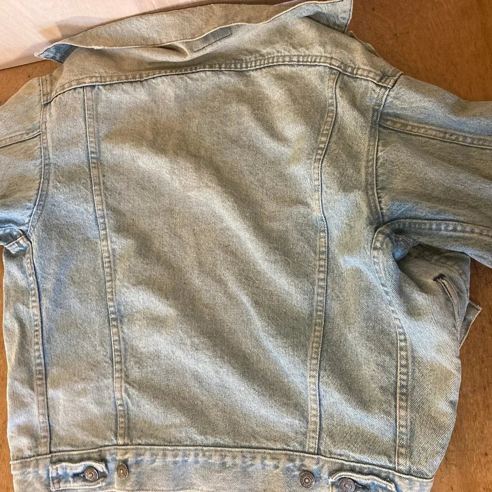 Vintage Women's Levis Jean Jacket - Denim - Picture 3 of 11